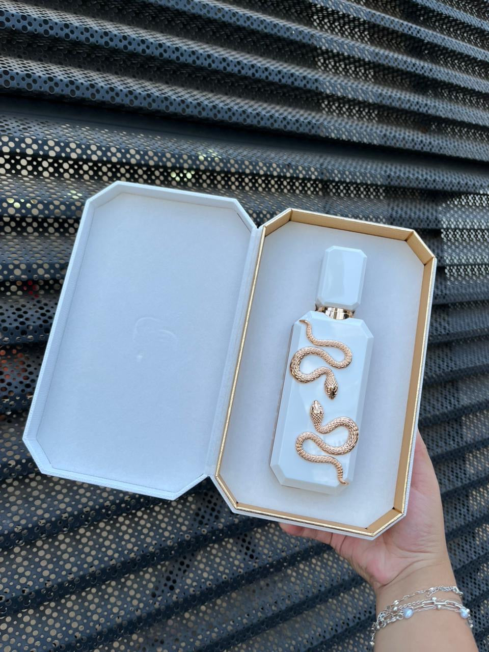 Veneno Bianco French Avenue Eau de Parfum 100ml