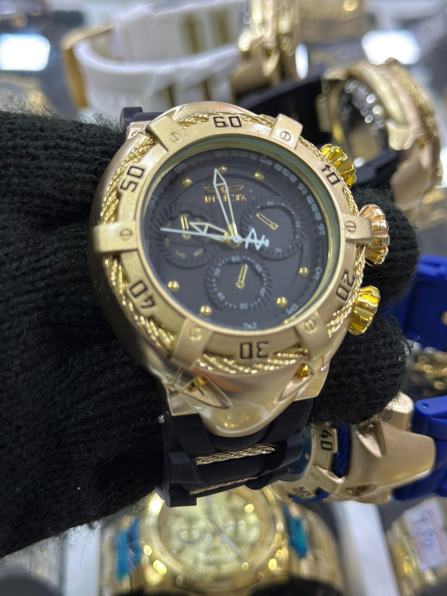 Invicta ThunderBolt com Pulseira de Borracha