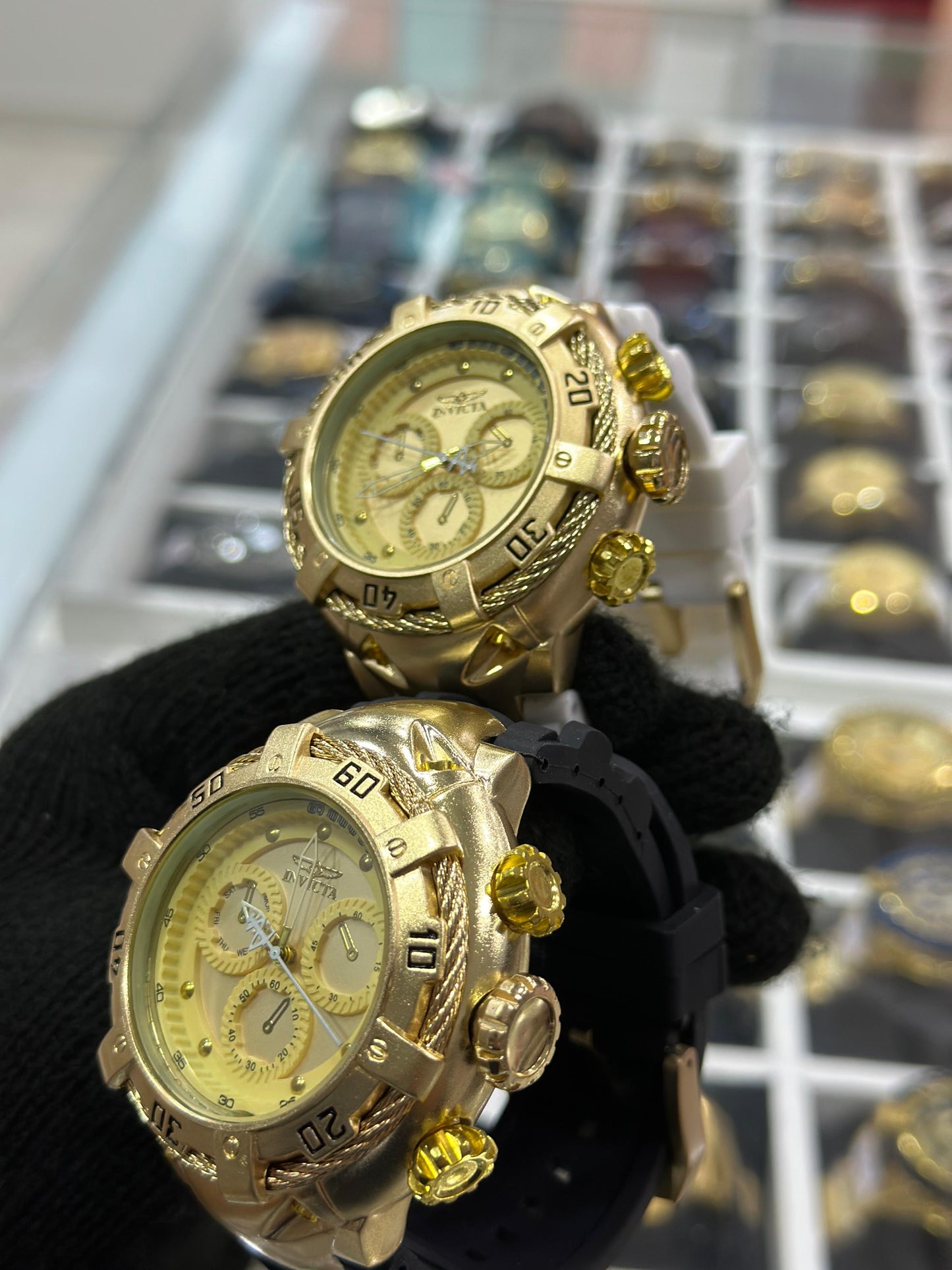 Invicta ThunderBolt com Pulseira de Borracha