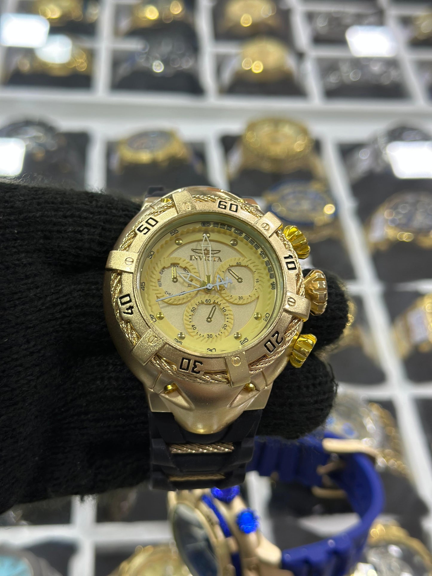 Invicta ThunderBolt com Pulseira de Borracha