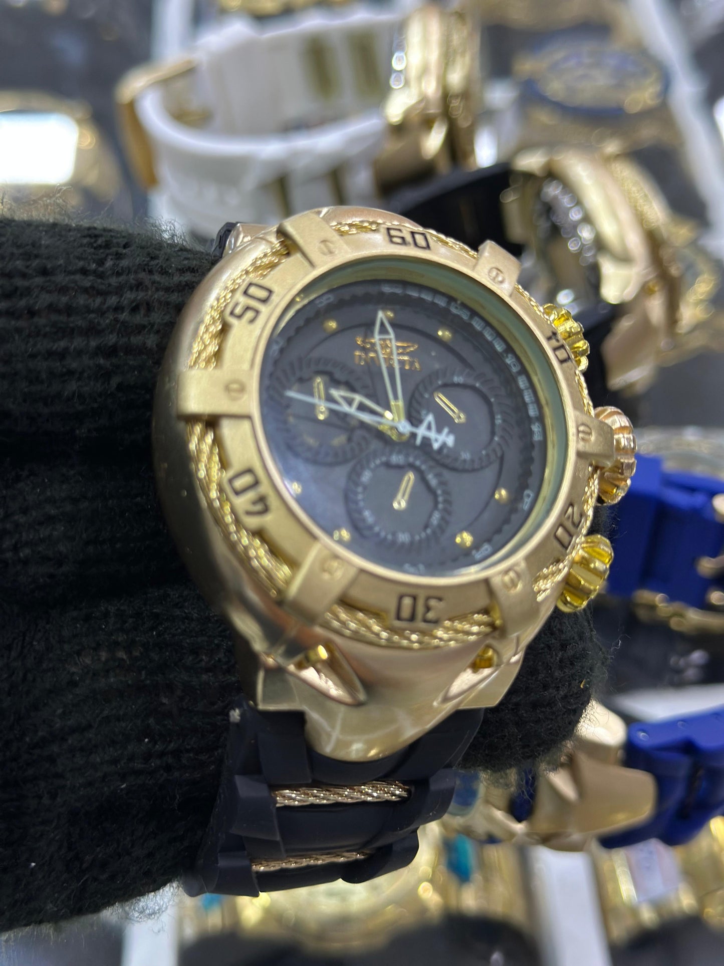 Invicta ThunderBolt com Pulseira de Borracha