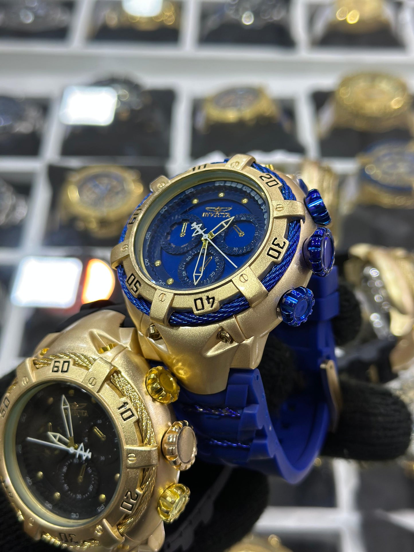 Invicta ThunderBolt com Pulseira de Borracha