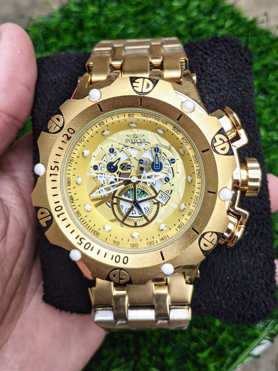 Invicta Hybrid Titan