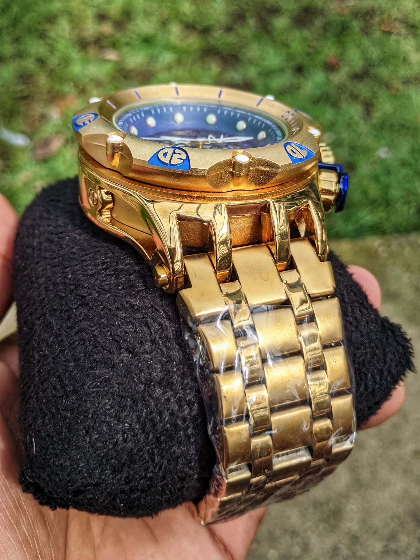 Invicta Hybrid Titan